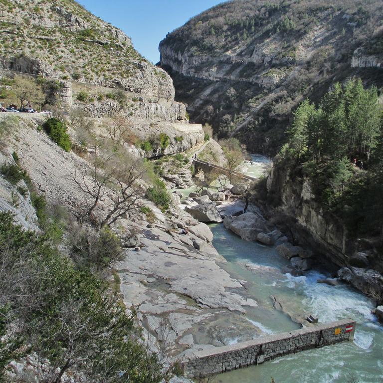 Appartement Entre Sisteron Et Gorges De La Meouge " Les Hauts De Toscane " Ribiers Bagian luar foto